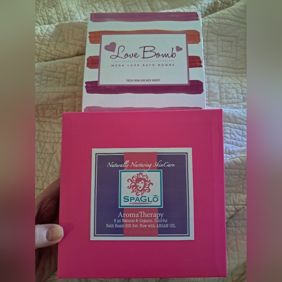 Mixed Large & XL Chocolate, Fruit, Floral Luscious Limited Edition Bath Bombs - Picture 2 of 16